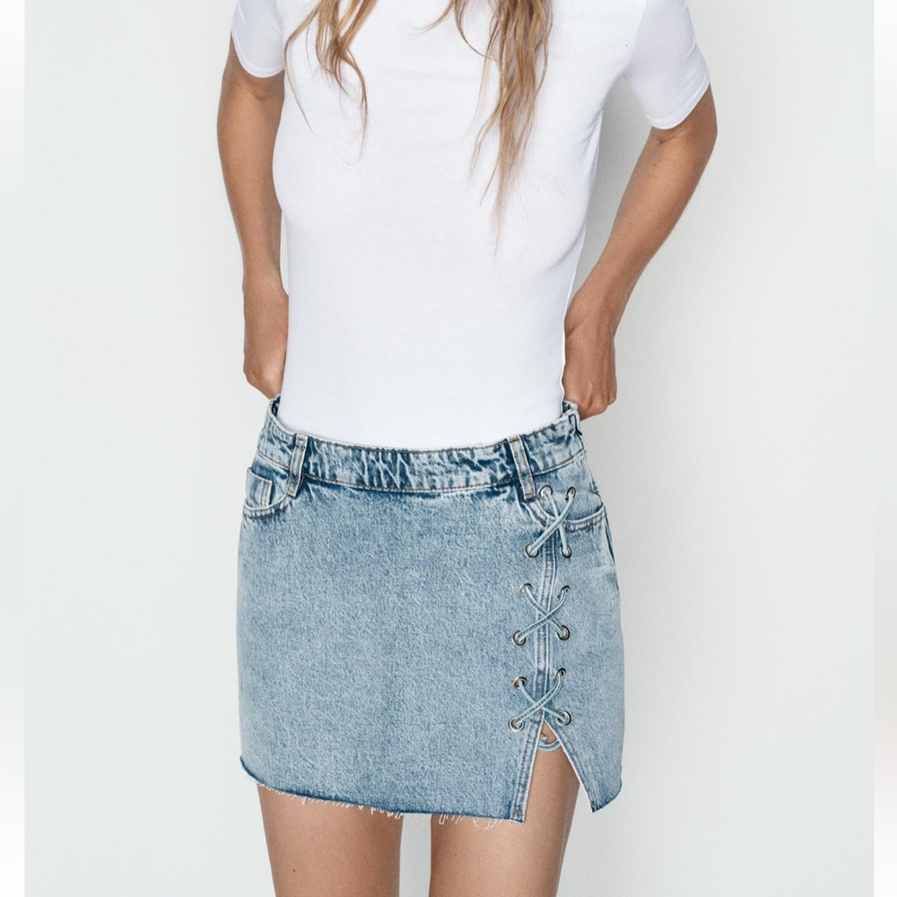 Zara NWT denim jean mini skirt with lace lacing detail - Picture 3 of 9